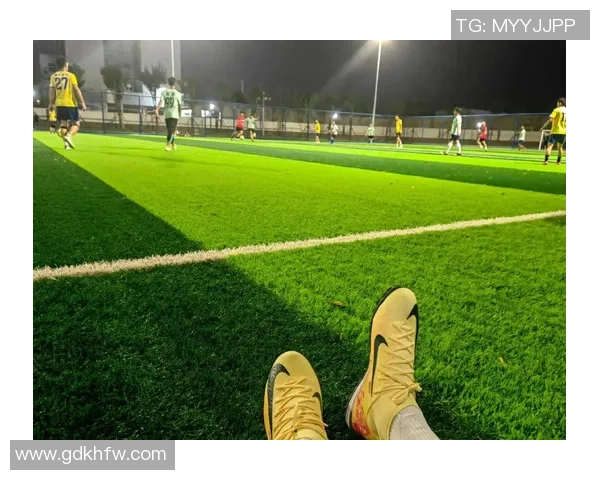 捕捉绿茵场上的激情瞬间足球摄影艺术的魅力与技巧探讨